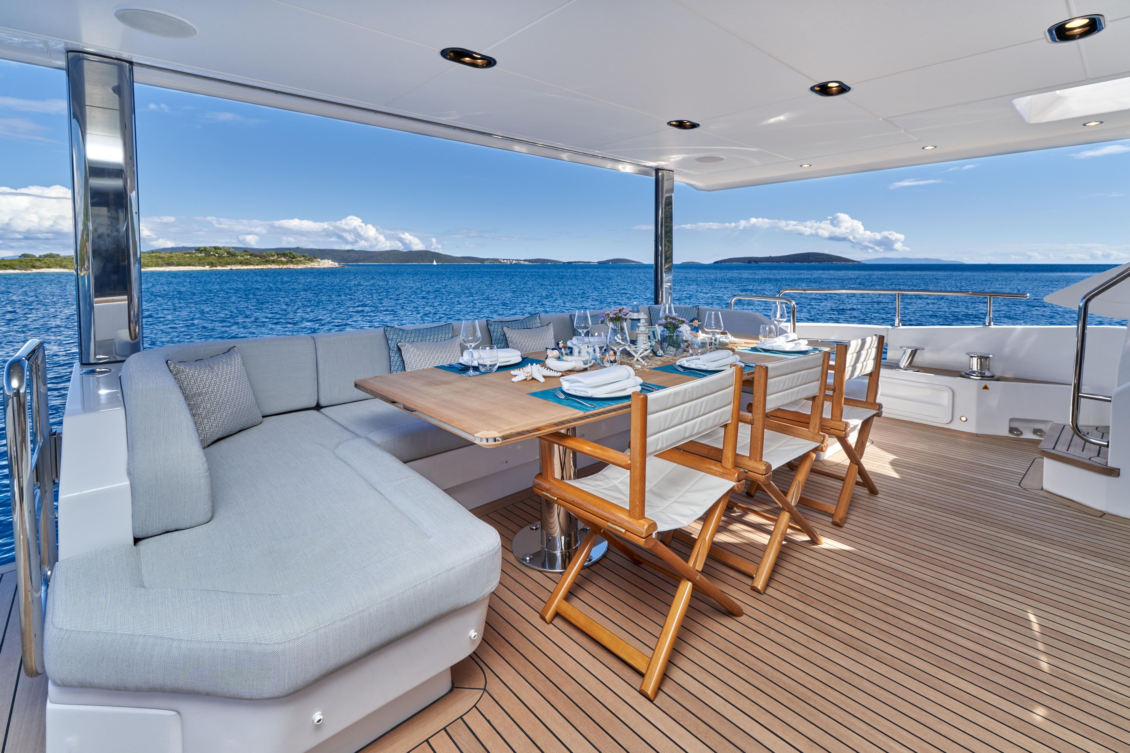Yacht