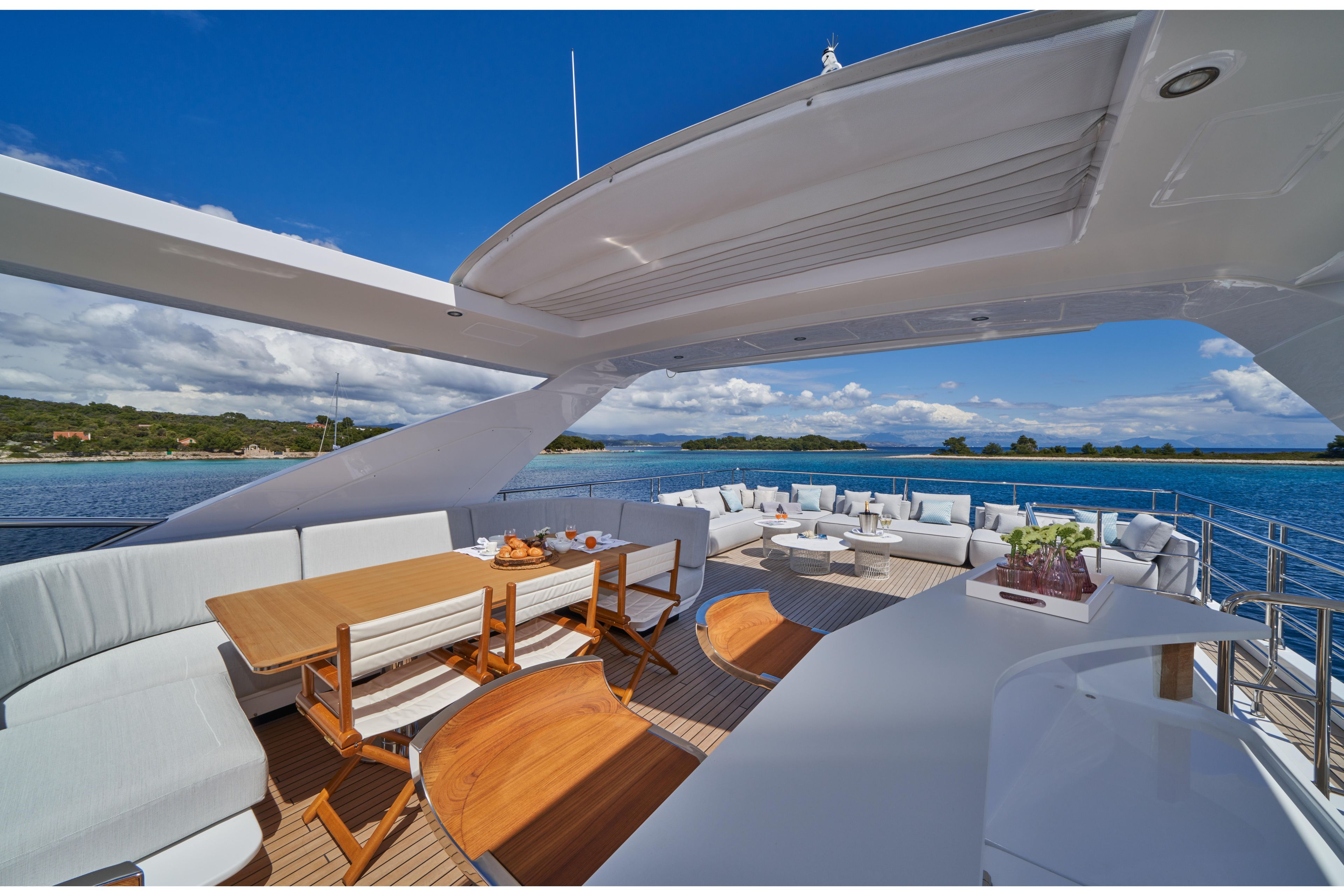 Yacht