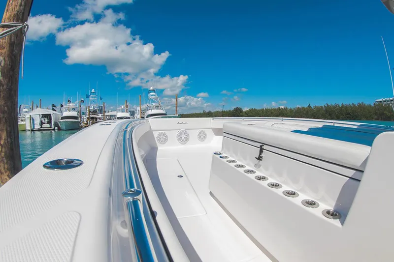 Trade In-- Bring All Offers & Trades Yacht Photos Pics Manufacturer Provided Image: Manufacturer Provided Image