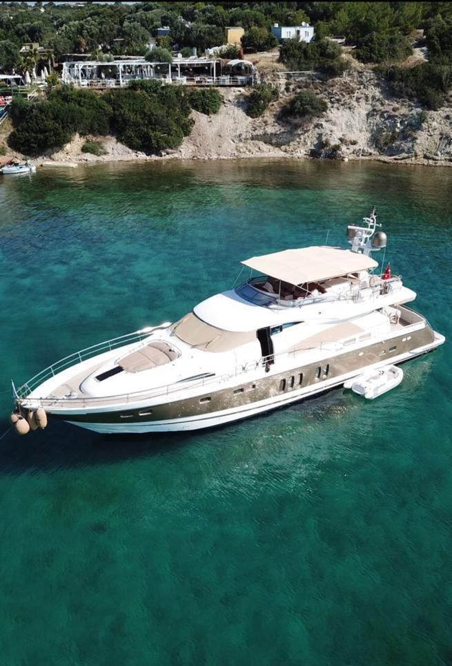 2005 Fairline 74 