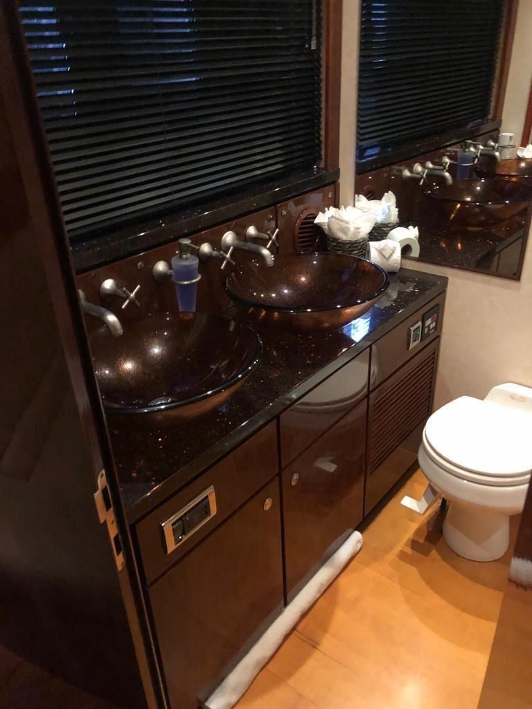 2005 Fairline 74 