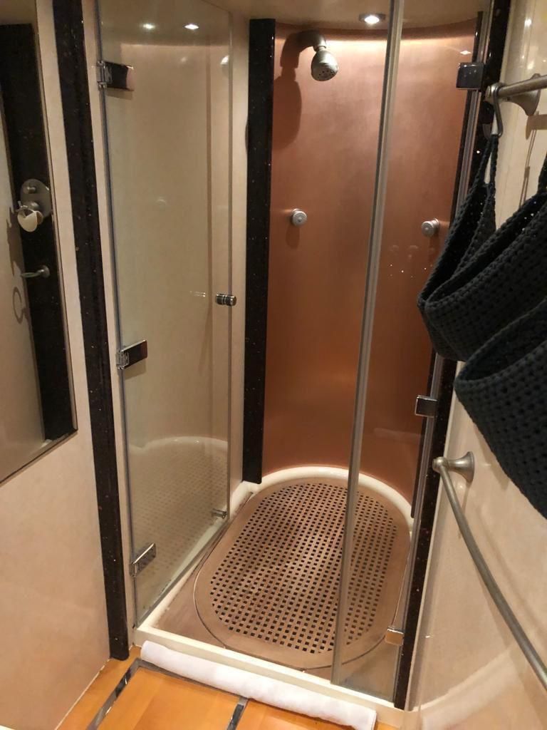 2005 Fairline 74 