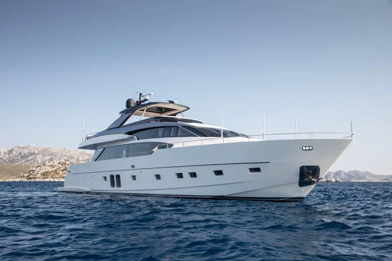  Yacht Photos Pics Luxury 2017 Sanlorenzo SL86 yacht cruising on open sea.
