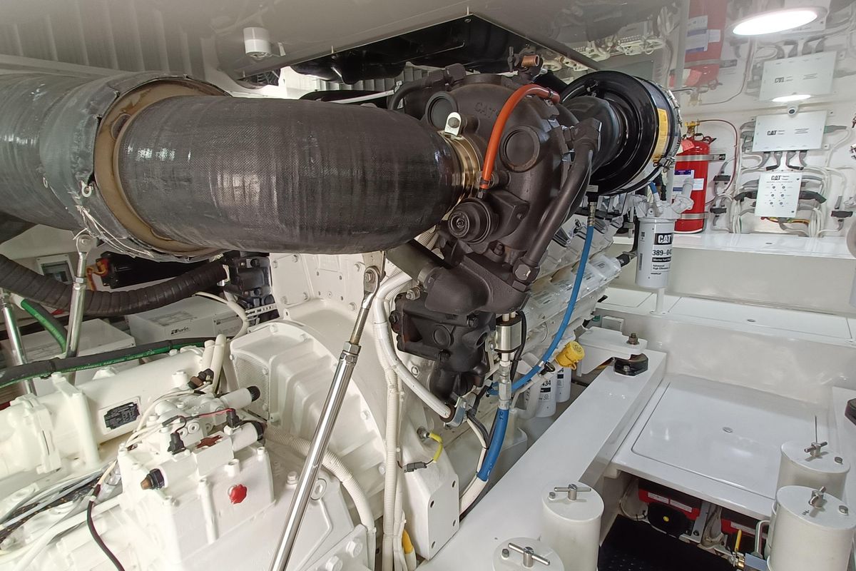 2017 Viking 62 