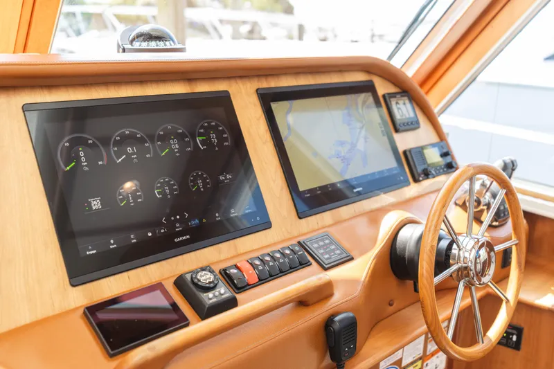 Gracious Yacht Photos Pics 