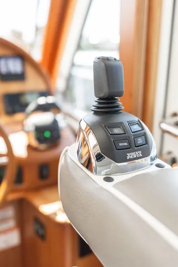 Gracious Yacht Photos Pics 