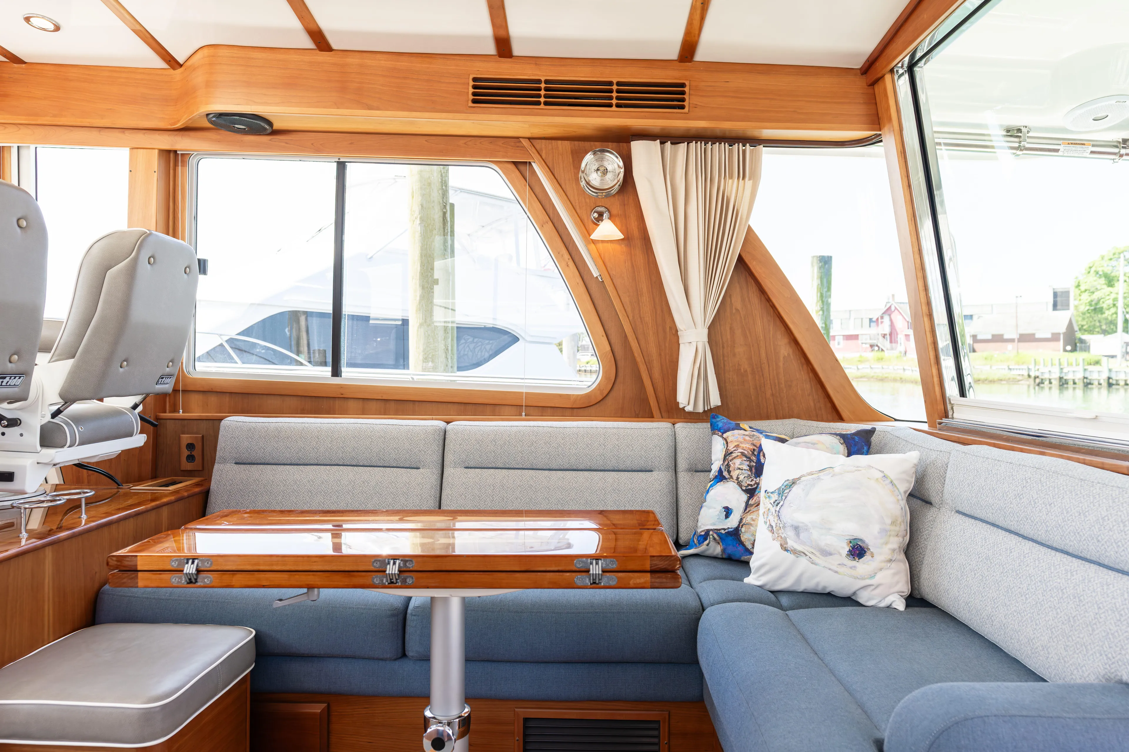 Gracious Yacht Photos Pics 