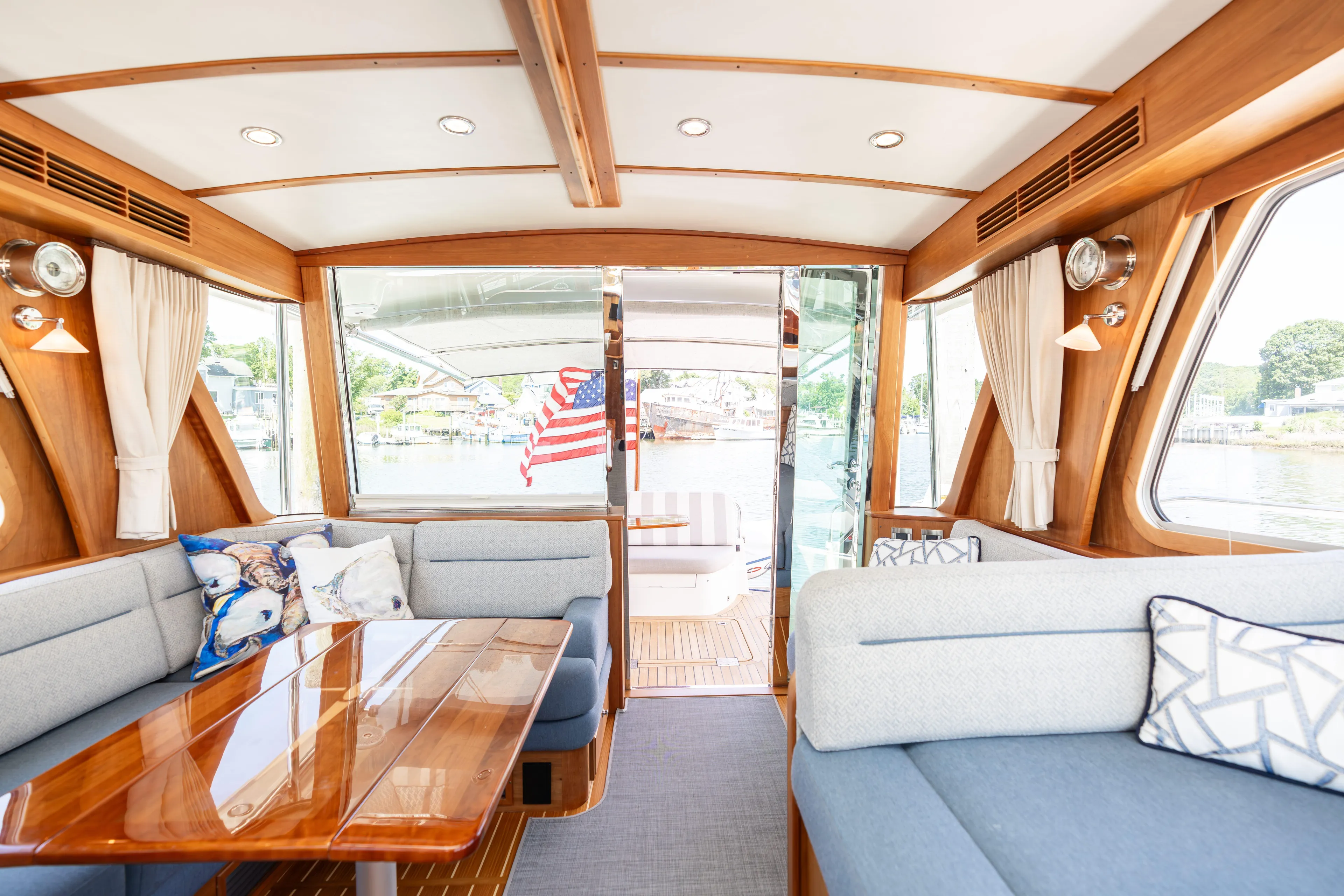 Gracious Yacht Photos Pics 