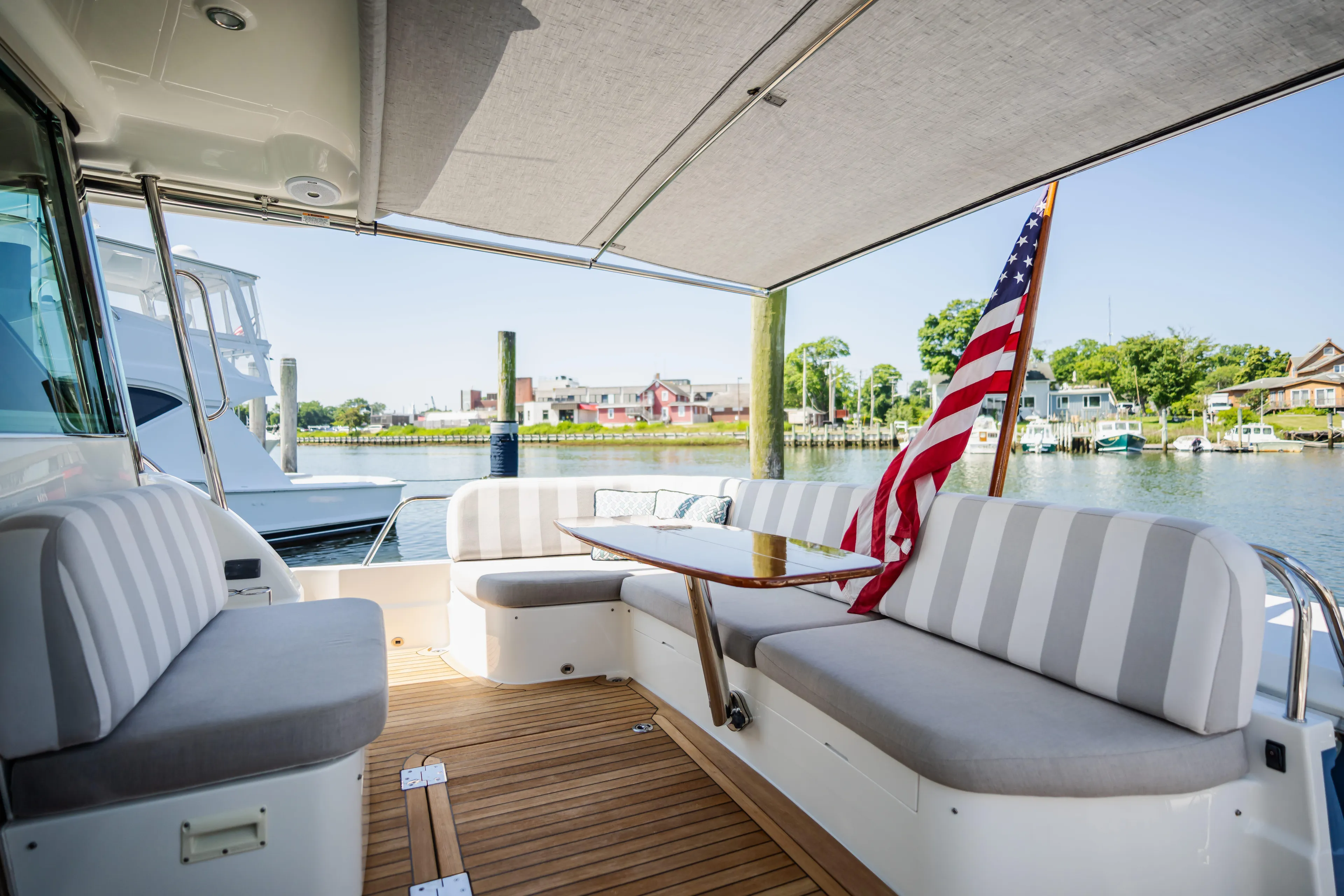 Gracious Yacht Photos Pics 