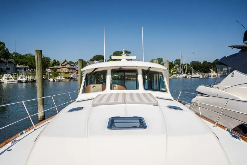 Gracious Yacht Photos Pics 