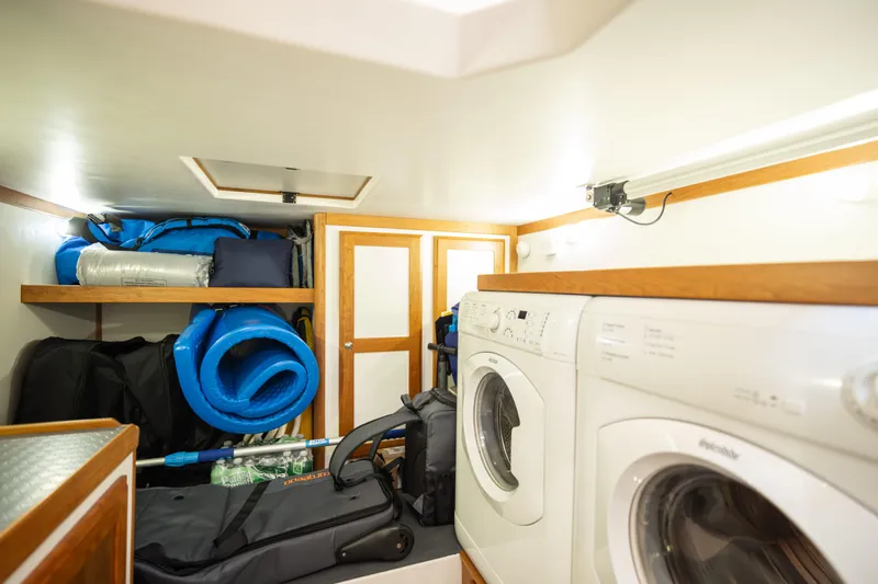 Gracious Yacht Photos Pics 