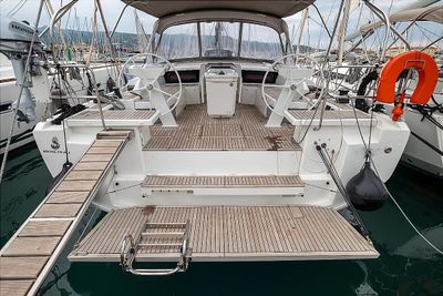 Yacht