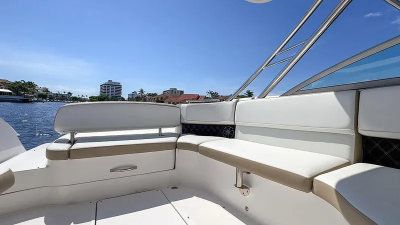  Yacht Photos Pics 2014 Cobalt - Aft lounge