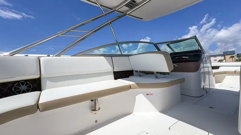  Yacht Photos Pics 2014 Cobalt - Port mid ship