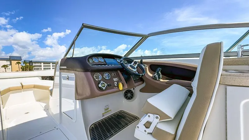  Yacht Photos Pics 2014 Cobalt - Helm