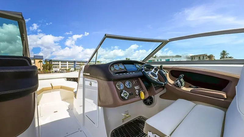  Yacht Photos Pics 2014 Cobalt - Helm