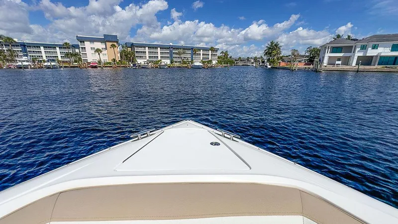  Yacht Photos Pics 2014 Cobalt - Bow