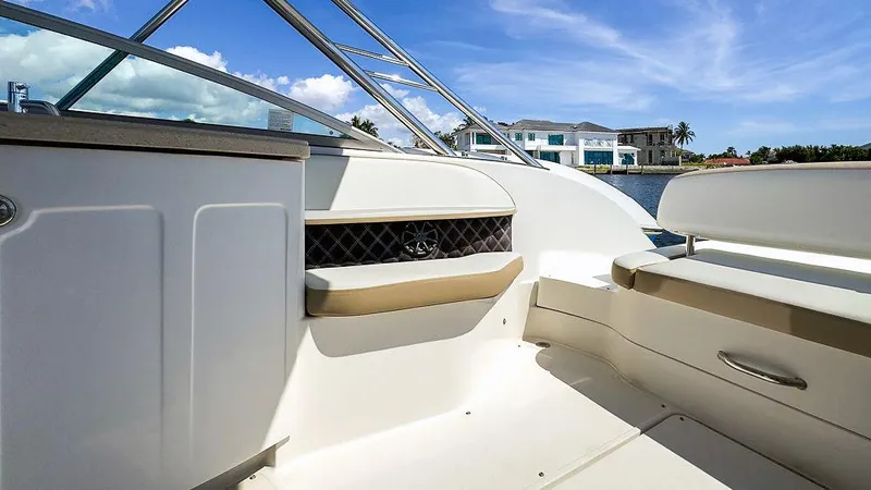  Yacht Photos Pics 2014 Cobalt - Aft