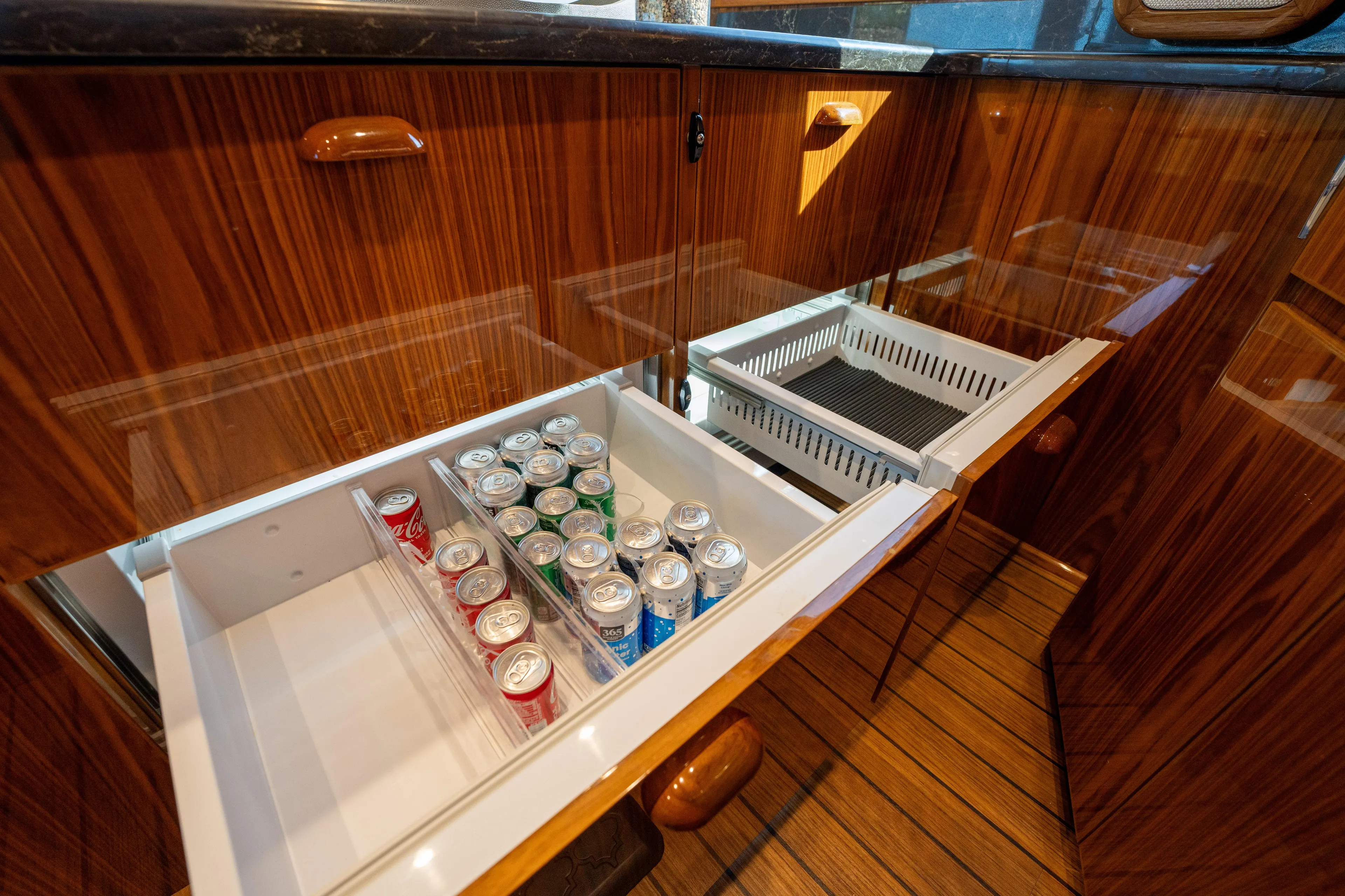 Cabo Chaos Yacht Photos Pics 