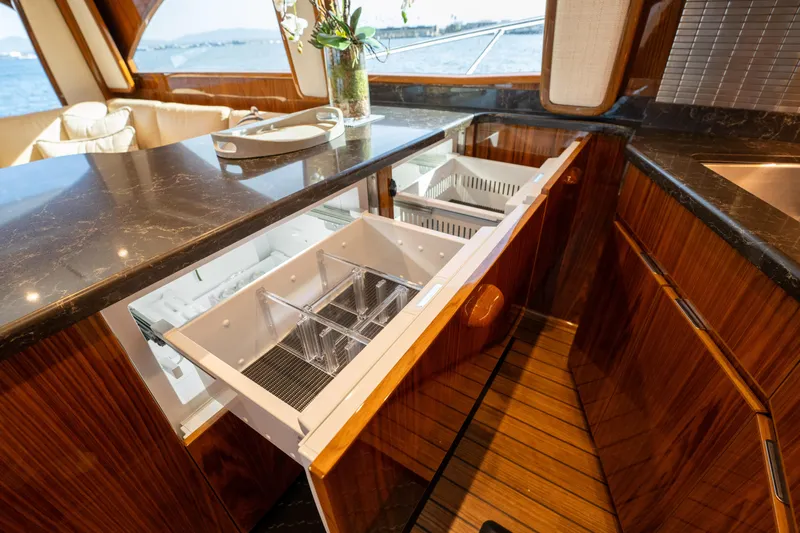 Cabo Chaos Yacht Photos Pics 