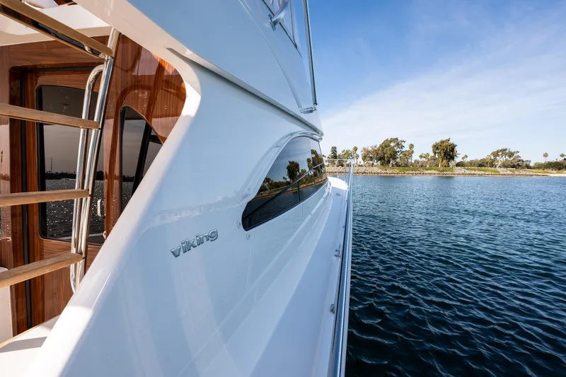 Cabo Chaos Yacht Photos Pics 