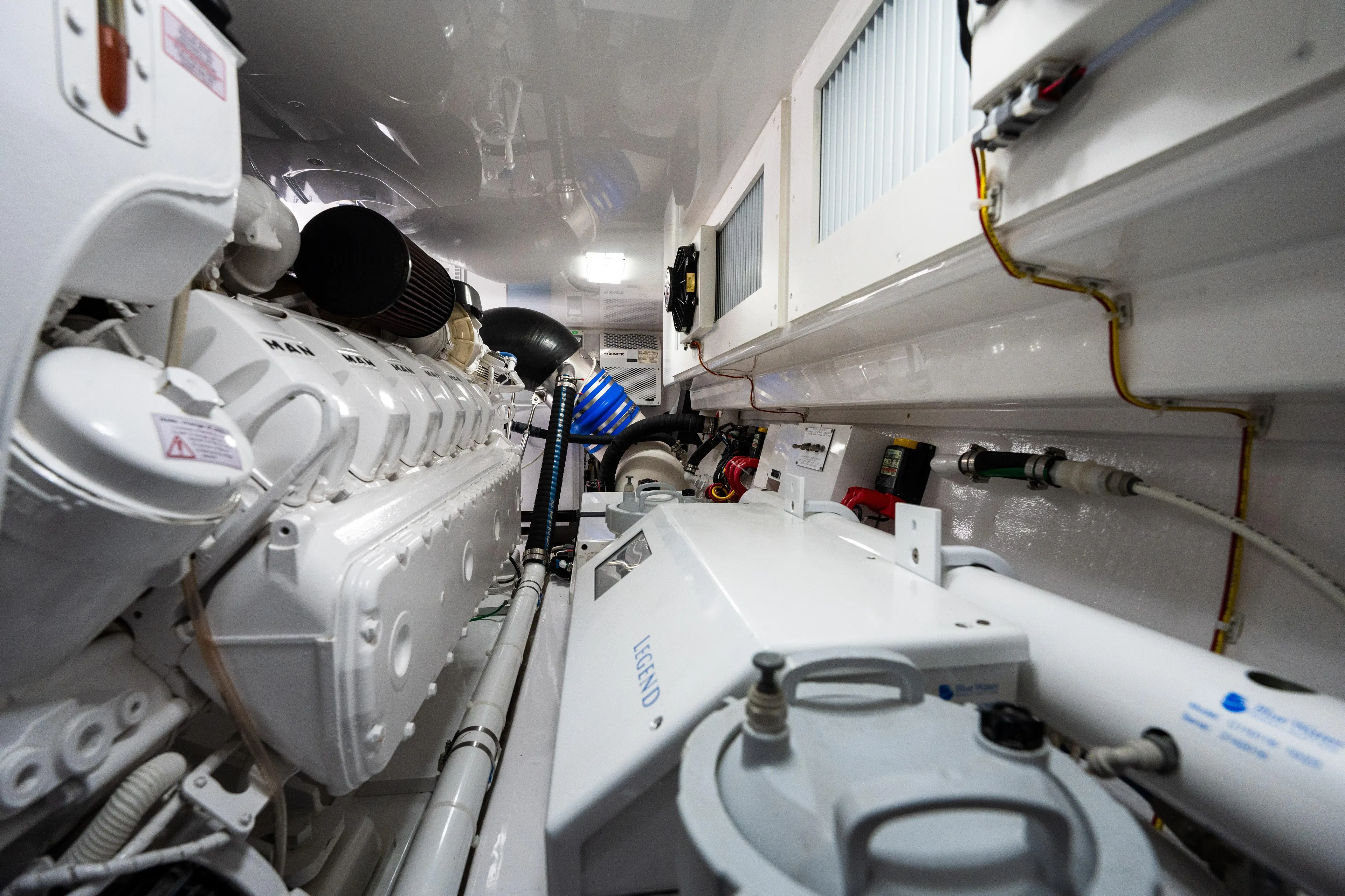 Cabo Chaos Yacht Photos Pics 