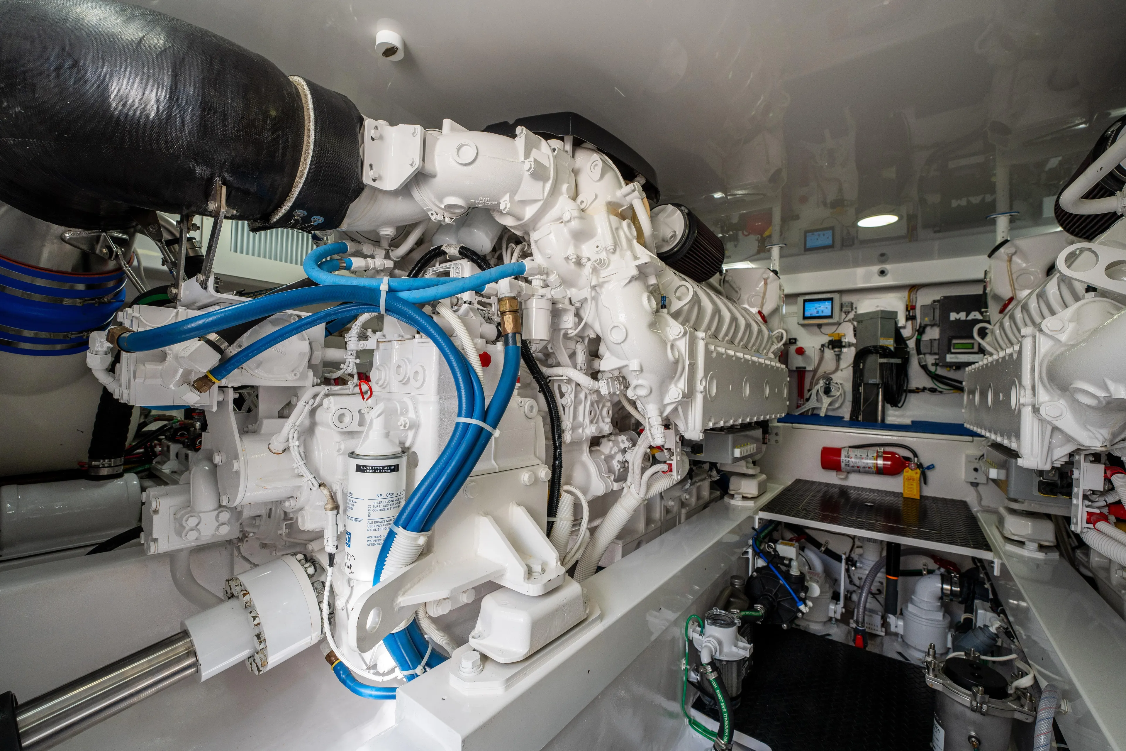 Cabo Chaos Yacht Photos Pics 