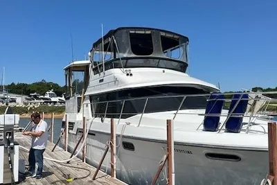Carver 3807 Aft Cabin Motoryacht