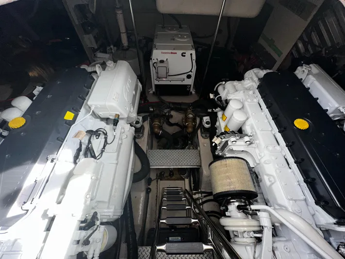 Man O War Yacht Photos Pics 