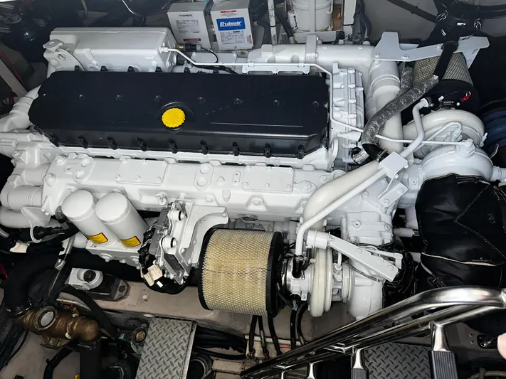 Man O War Yacht Photos Pics 