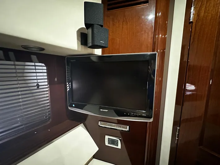 Man O War Yacht Photos Pics 