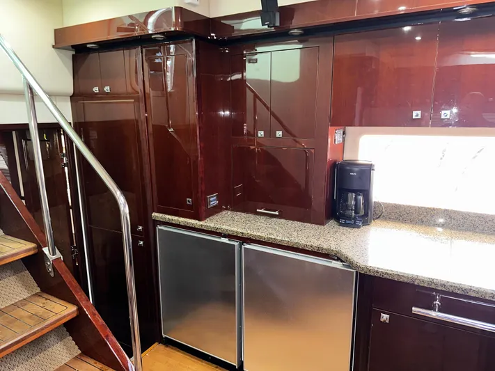 Man O War Yacht Photos Pics 