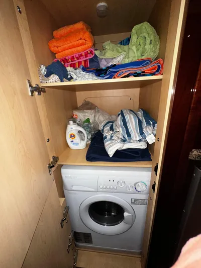 Man O War Yacht Photos Pics 