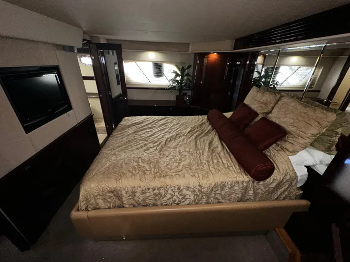 Man O War Yacht Photos Pics 