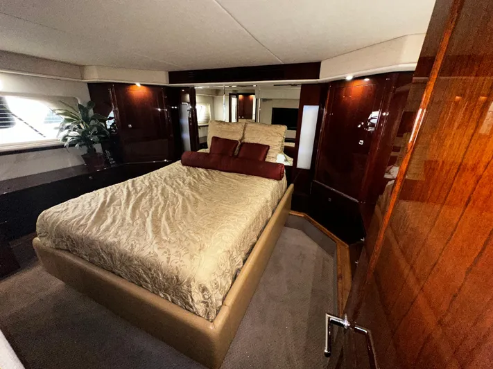 Man O War Yacht Photos Pics 