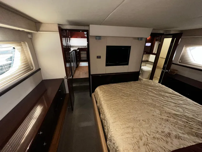 Man O War Yacht Photos Pics 