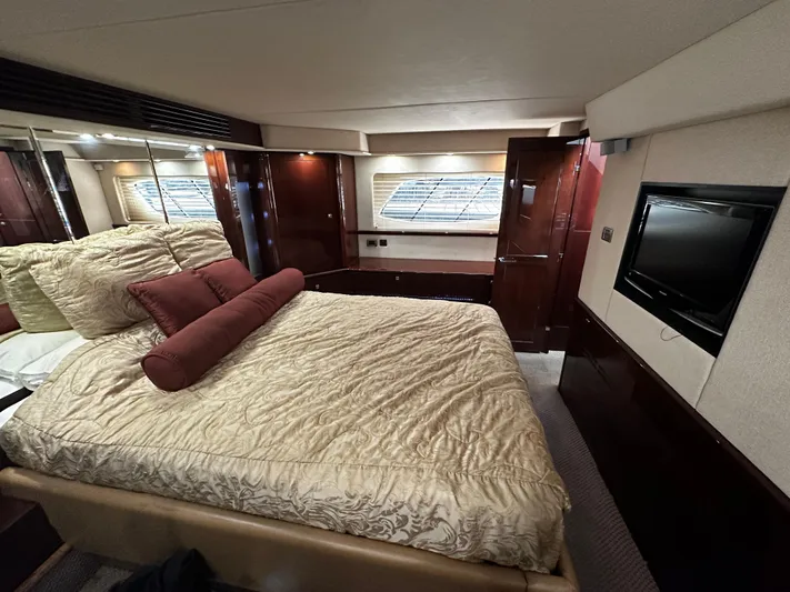 Man O War Yacht Photos Pics 