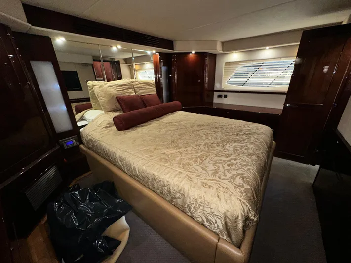 Man O War Yacht Photos Pics 