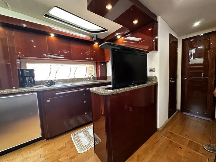 Man O War Yacht Photos Pics 