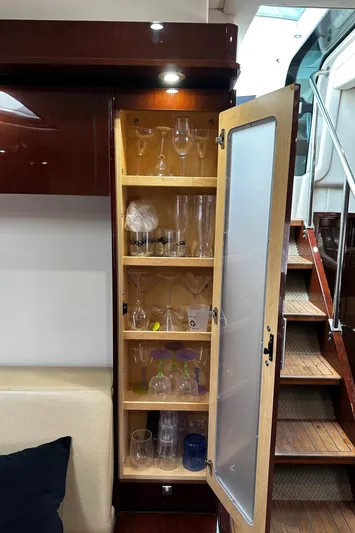 Man O War Yacht Photos Pics 