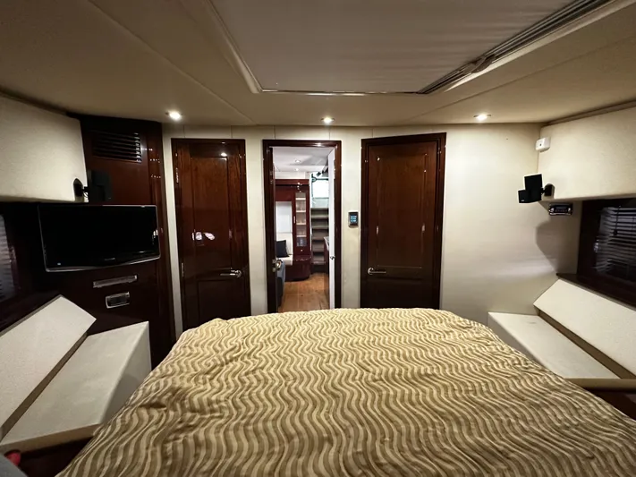 Man O War Yacht Photos Pics 