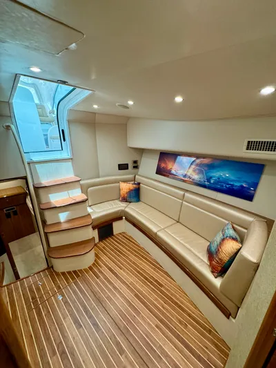 Abigail Yacht Photos Pics 