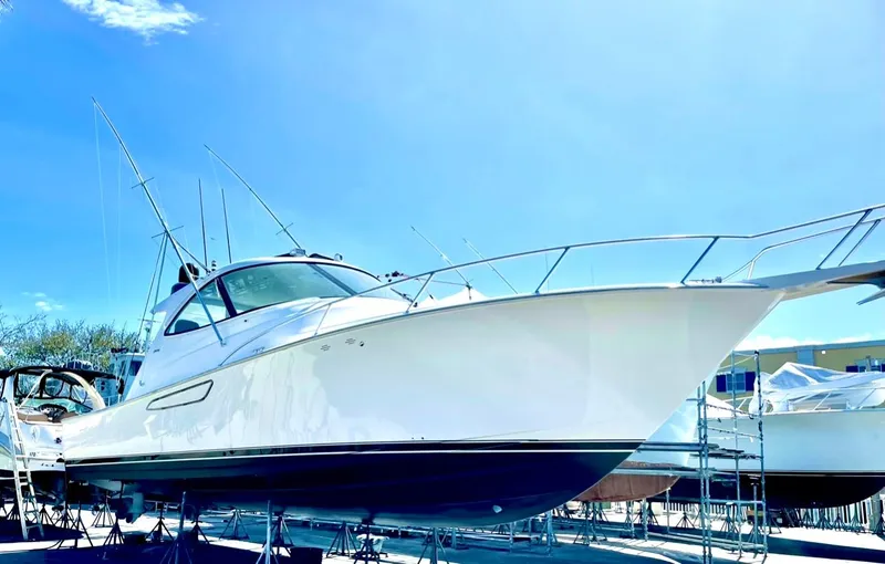 Abigail Yacht Photos Pics 