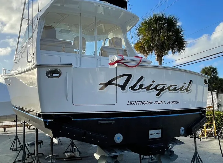 Abigail Yacht Photos Pics 