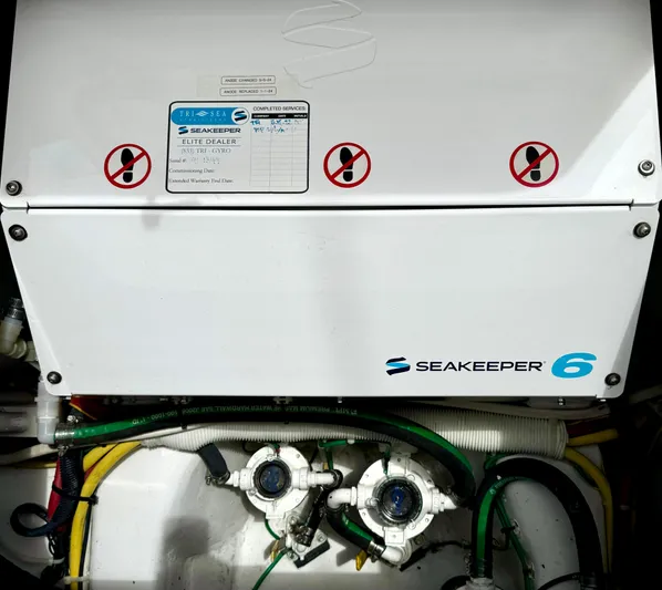 Abigail Yacht Photos Pics 