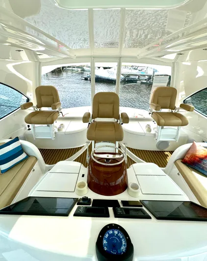 Abigail Yacht Photos Pics 