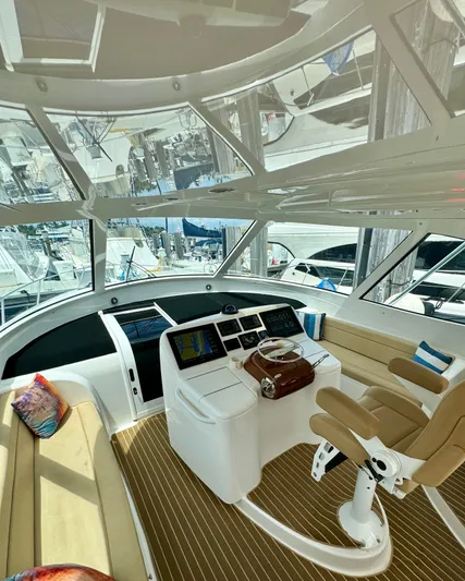 Abigail Yacht Photos Pics 