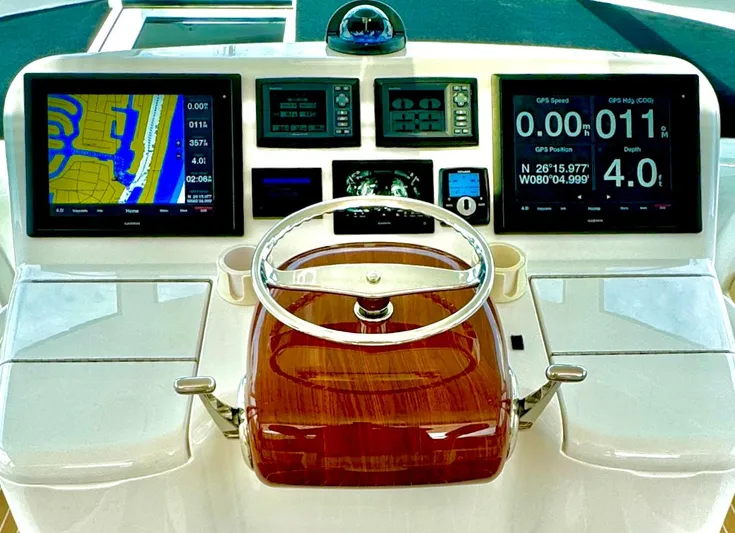 Abigail Yacht Photos Pics 