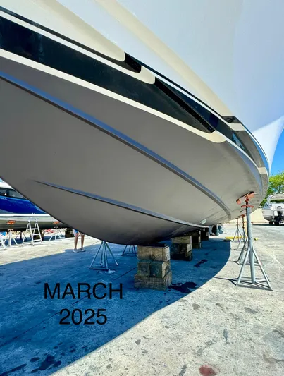 Abigail Yacht Photos Pics 