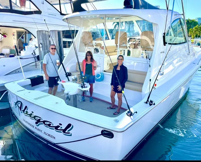 Abigail Yacht Photos Pics 